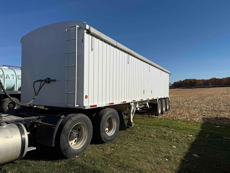 agri-trader-hopper-bottom-image-1