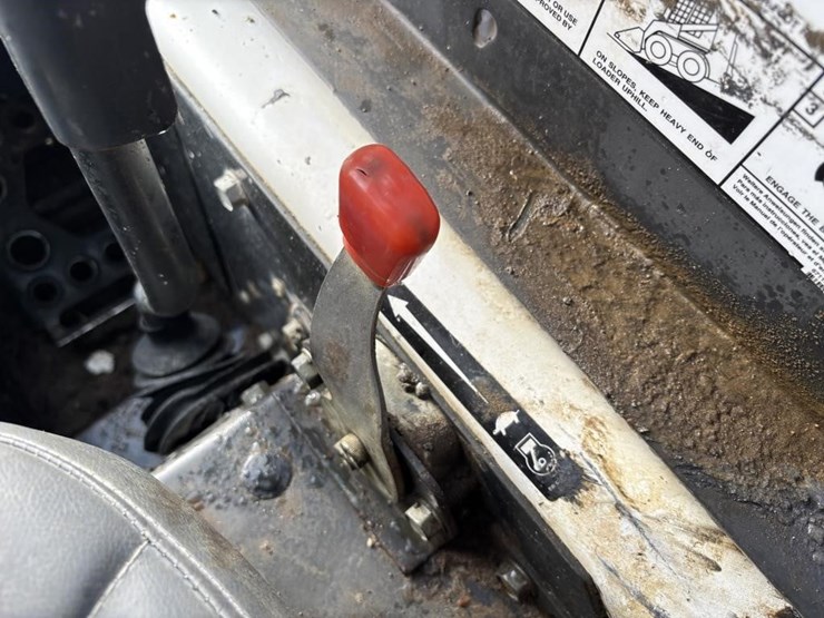 2012-bobcat-s175-image-25