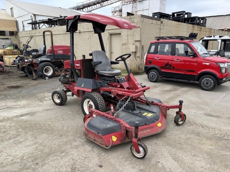 2009-toro-groundsmaster-328d-image-2
