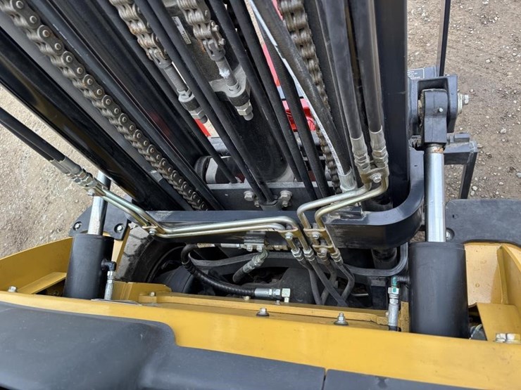 2021-caterpillar-gp30n-image-13