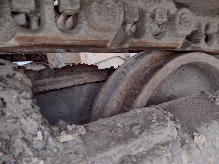 volvo-ec220e-lr-image-31