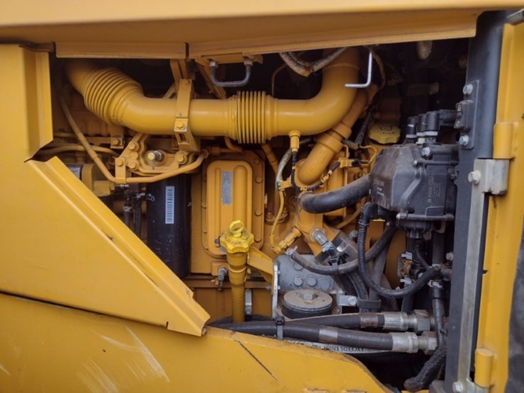 19-deere-824k-image-29