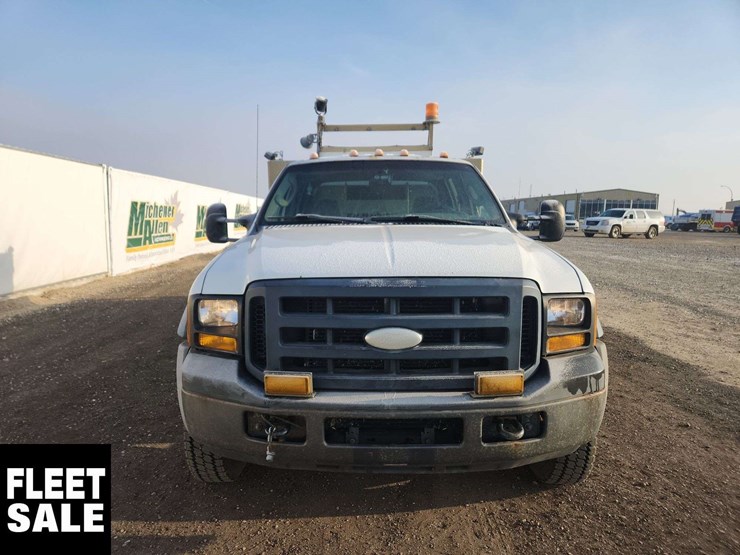 2006-ford-f550-image-22