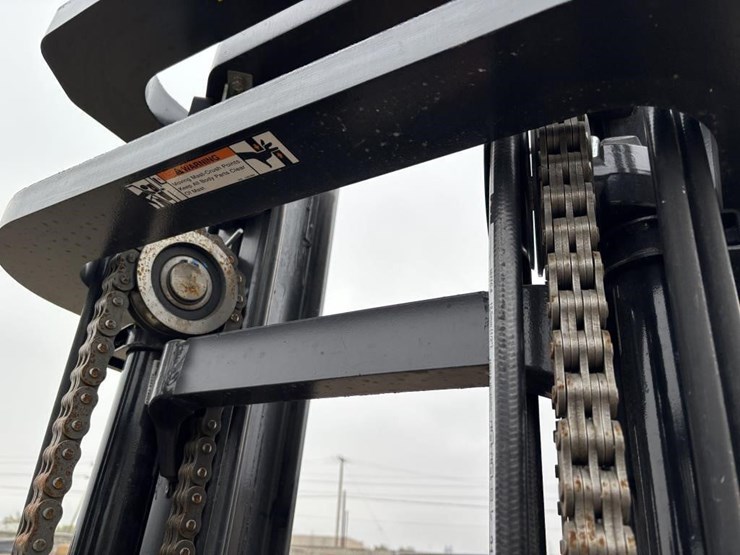 2021-caterpillar-gp30n-image-15