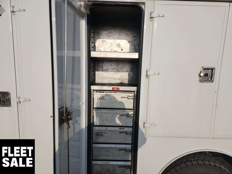 2006-ford-f550-image-26