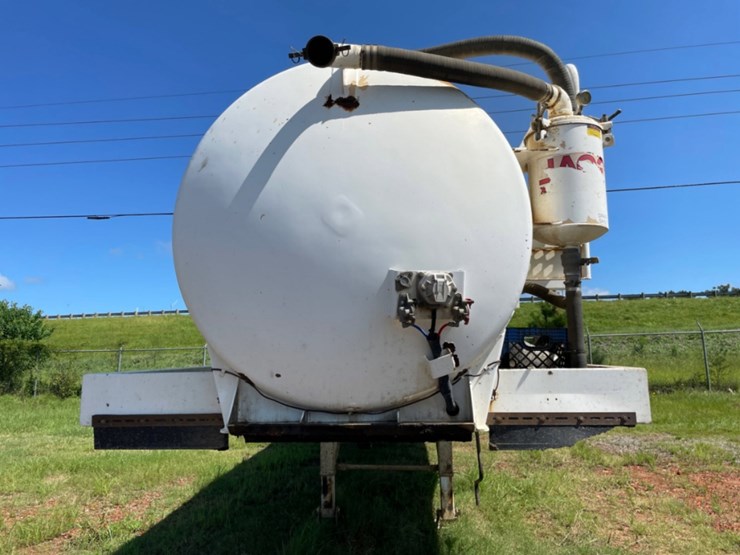 2012-jack-county-130-bbl-vacuum-trailer-image-9