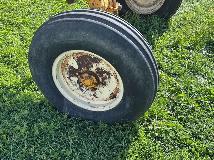 minneapolis-moline-g550-image-6