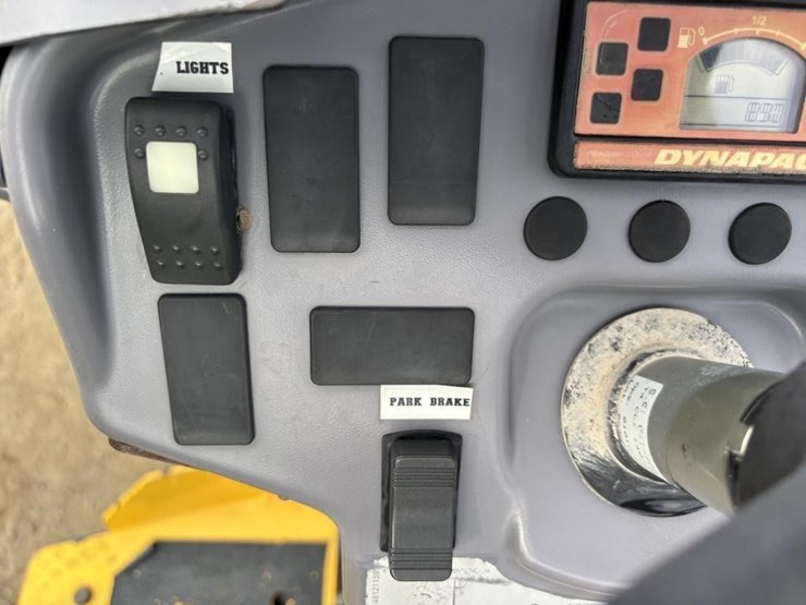 2015-dynapac-cc1200-image-20