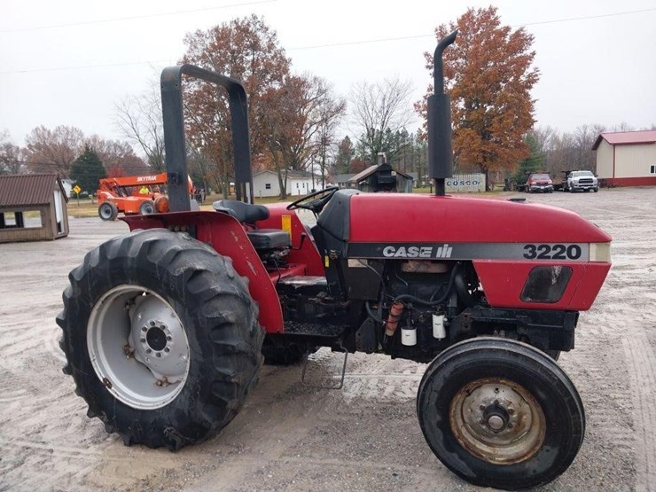 case-ih-3220-image-4