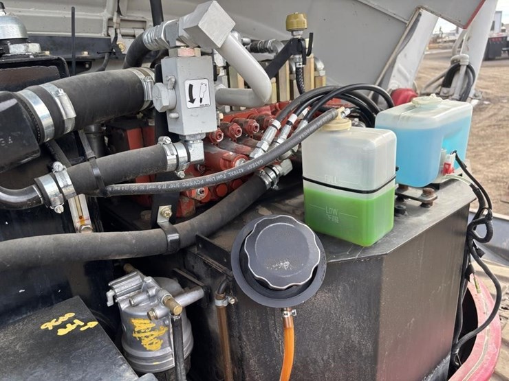 2014-takeuchi-tb290-image-49