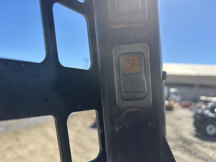 2016-bobcat-t770-image-30