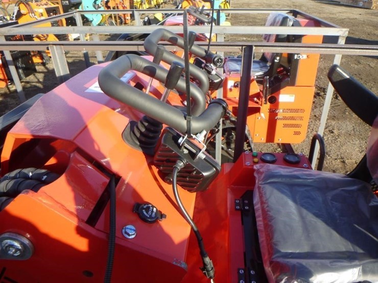 2025-agt-sda-140t-skid-steer-track-loader-image-14