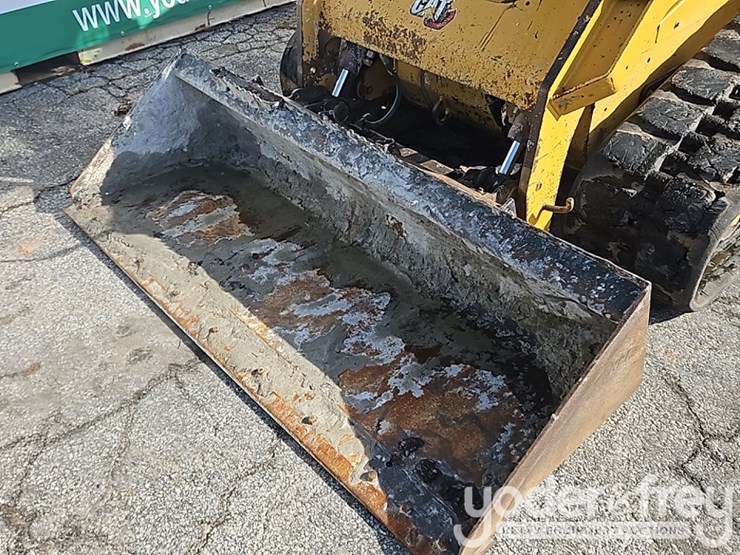 2021-caterpillar-299d3-image-13