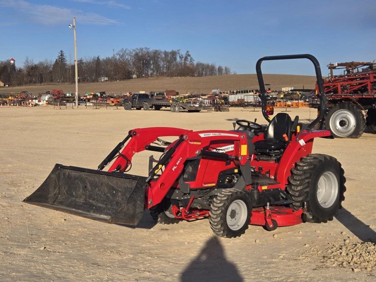 2021-massey-ferguson-1840m-image-1