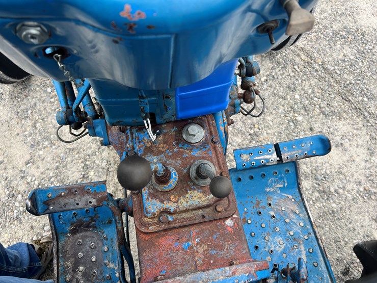 1975-ford-3600-image-13