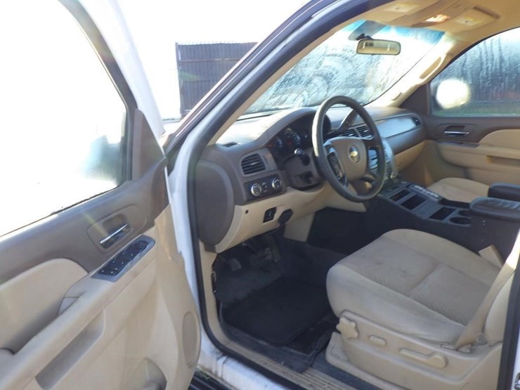 2014-chevrolet-tahoe-image-5