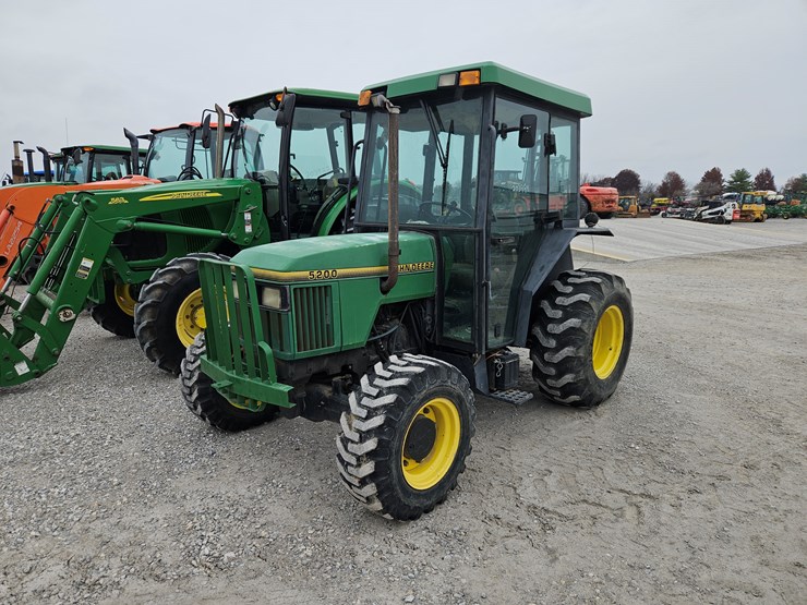 1996-john-deere-5200-image-1