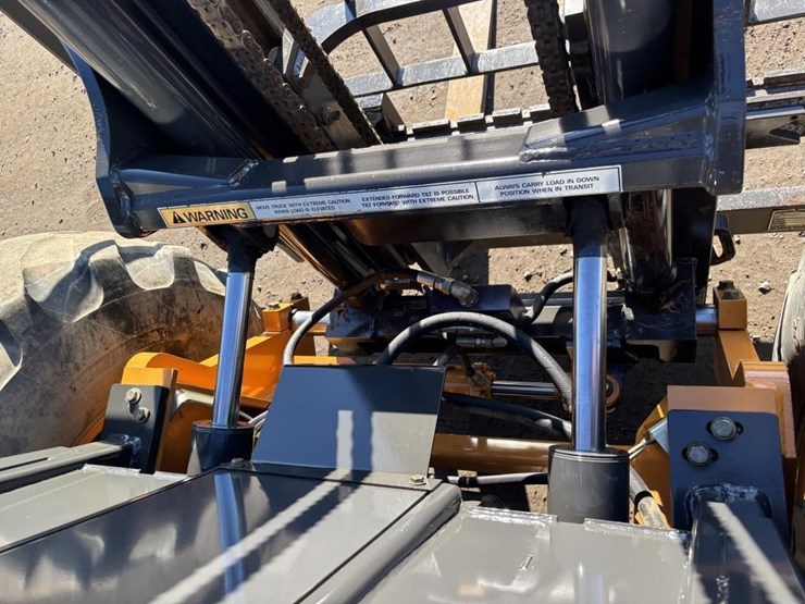 2017-case-586h-image-13