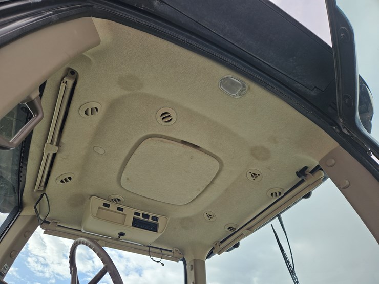 2014-john-deere-8345r-image-14