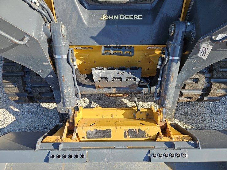 2018-deere-331g-image-5