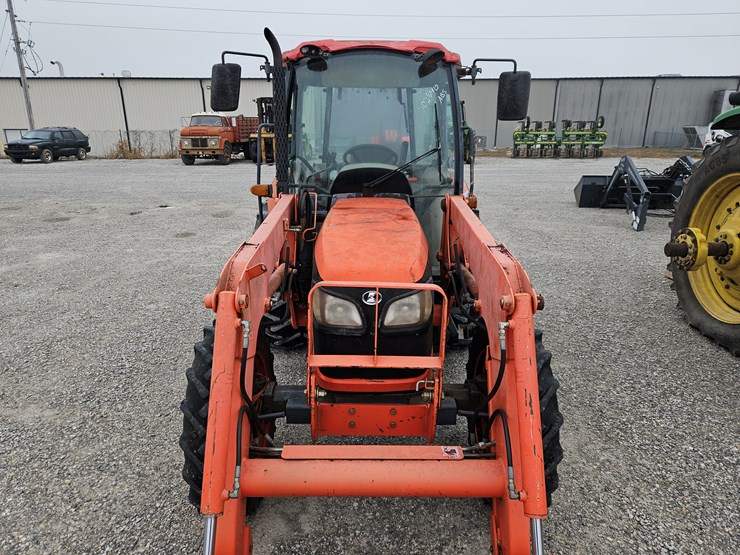 2008-kubota-m7040-image-4