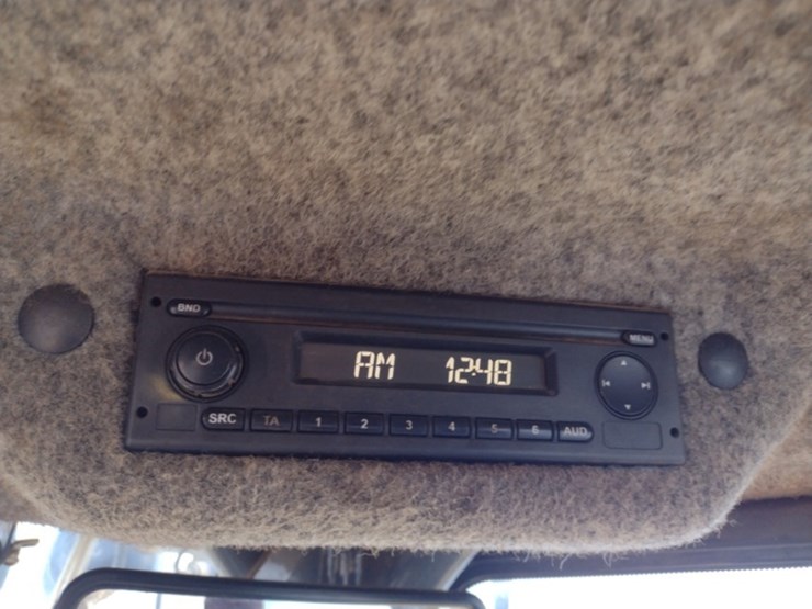 19-deere-824k-image-12