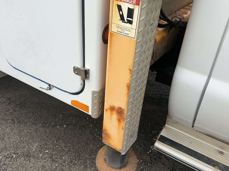 2003-ford-f550-image-14