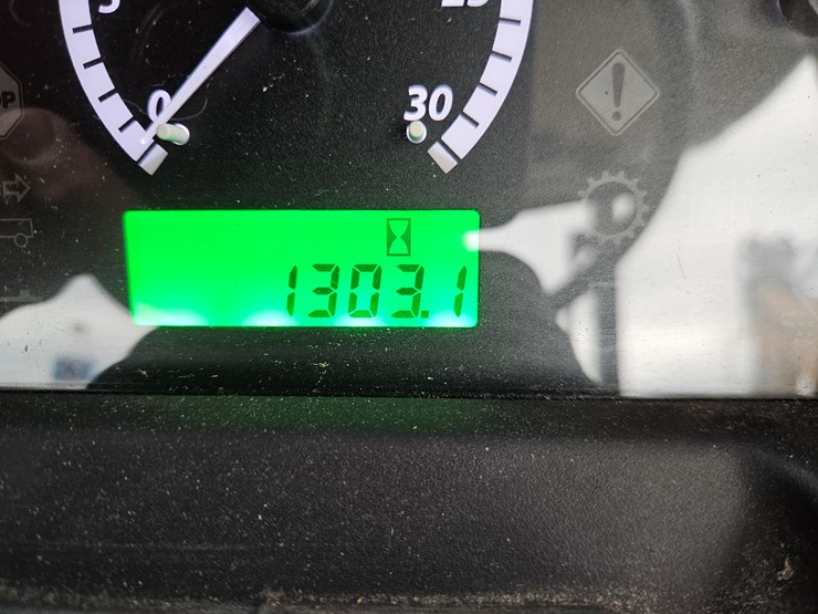 2016-john-deere-5075e-image-14