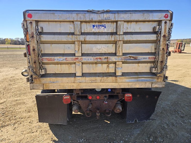 2014-international-7400-image-7