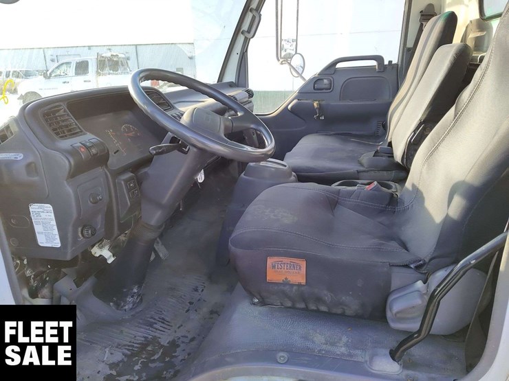 2007-gmc-w5500-image-12