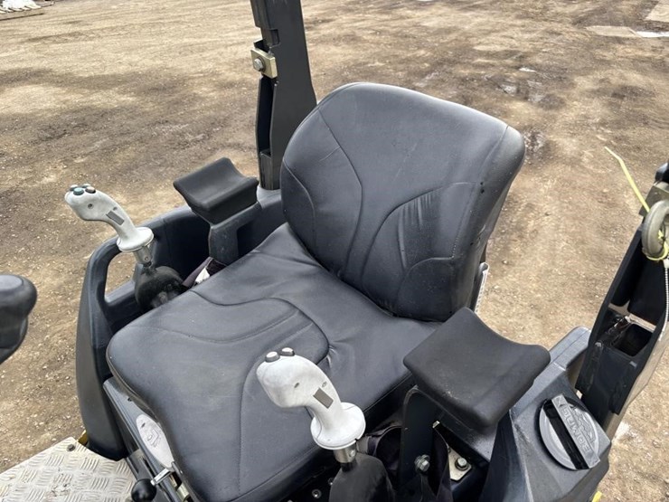 2017-bomag-bw120-image-16