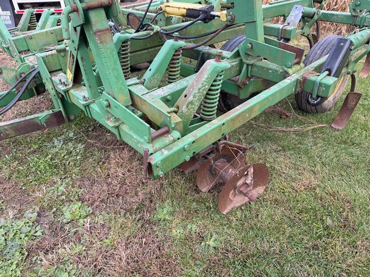 17-shank-john-deere-disc-chisel-image-12