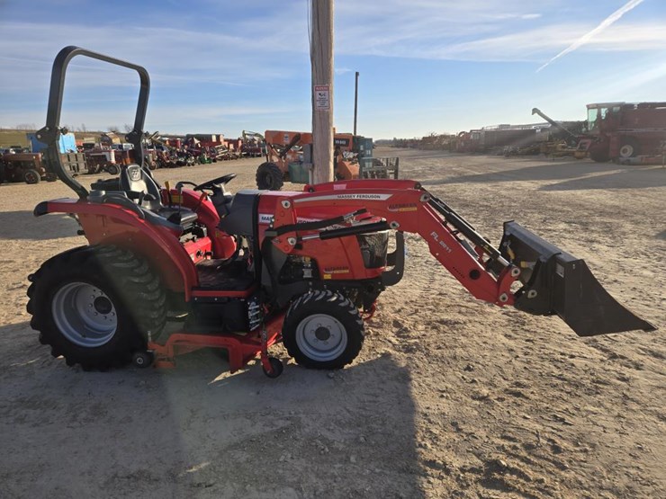 2021-massey-ferguson-1840m-image-15