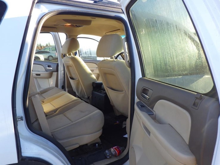 2014-chevrolet-tahoe-image-8