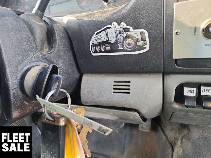 2006-ford-f550-image-11