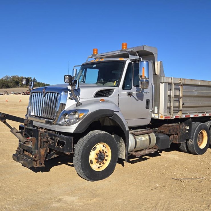 2014 INTERNATIONAL 7400