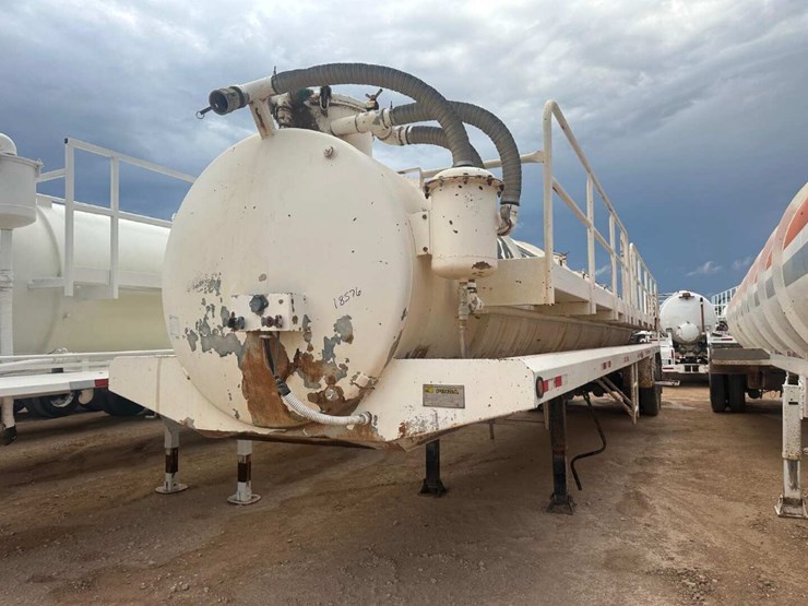 2018-pinsa-130bbl-vacuum-trailer-image-1
