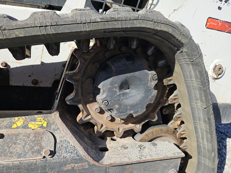 2016-bobcat-t595-image-15