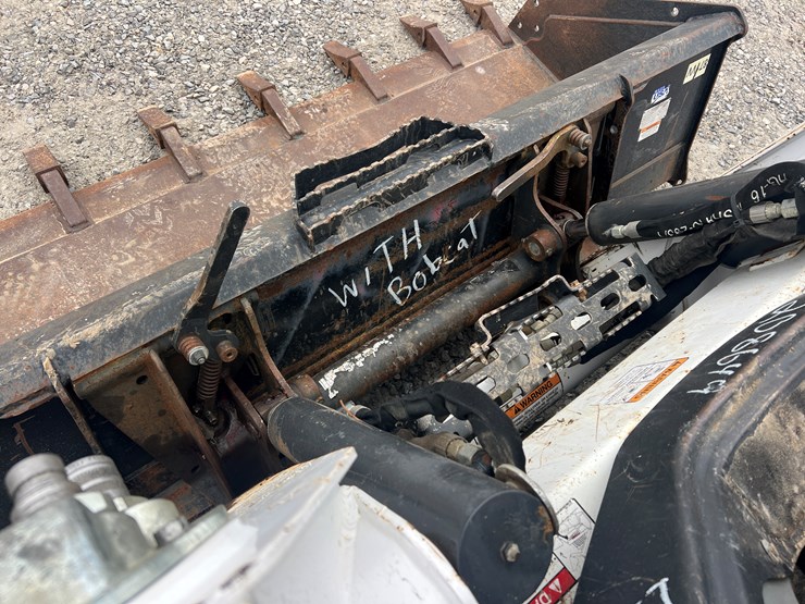 2020-bobcat-t595-image-4