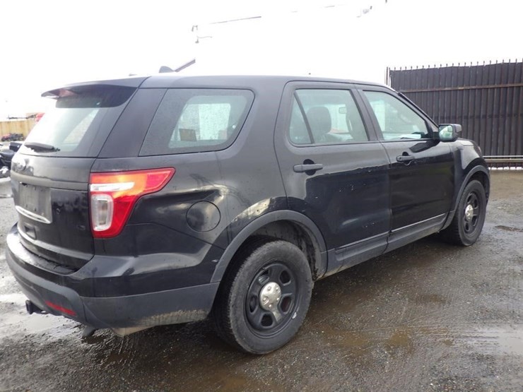 2015-ford-explorer-image-3