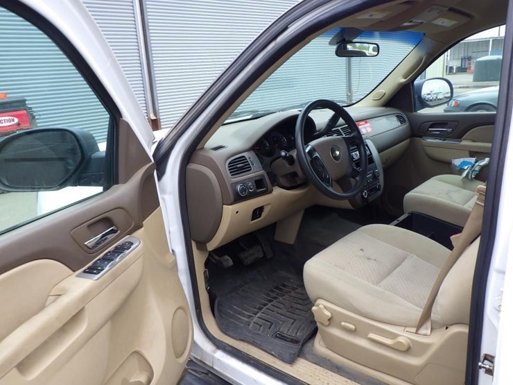 2014-chevrolet-tahoe-image-5