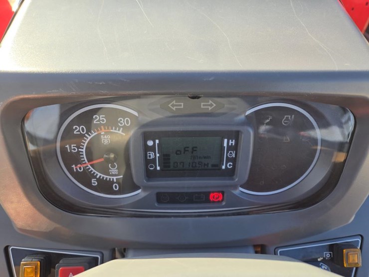 2021-massey-ferguson-1840m-image-23