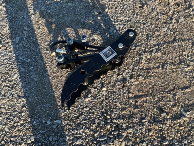 hydraulic-thumb-clamp-for-mini-excavator-image-1