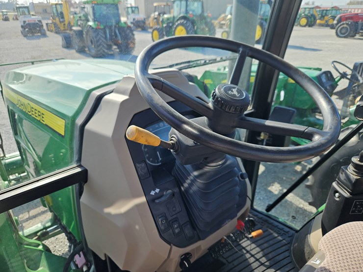 2016-john-deere-6105e-image-12
