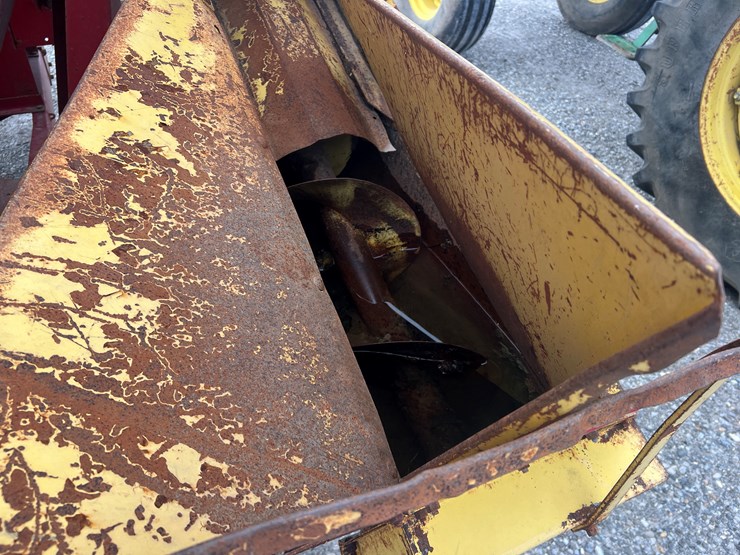 new-holland-357-image-4