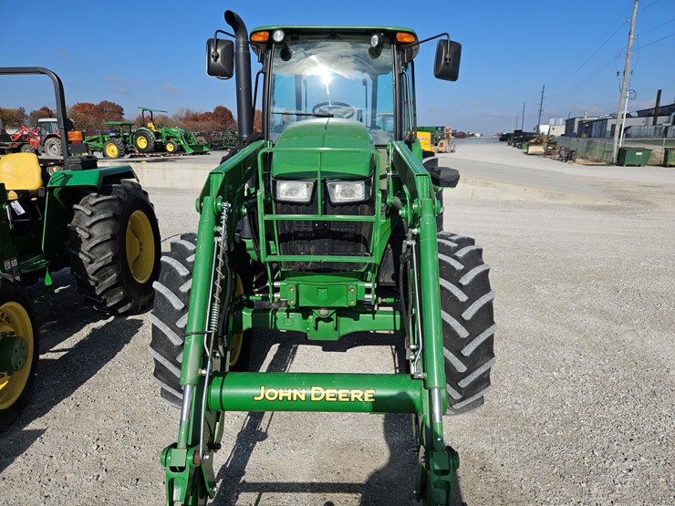 2016-john-deere-6105e-image-4
