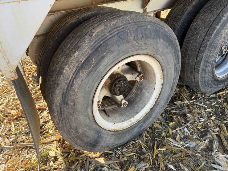 agri-trader-hopper-bottom-image-15