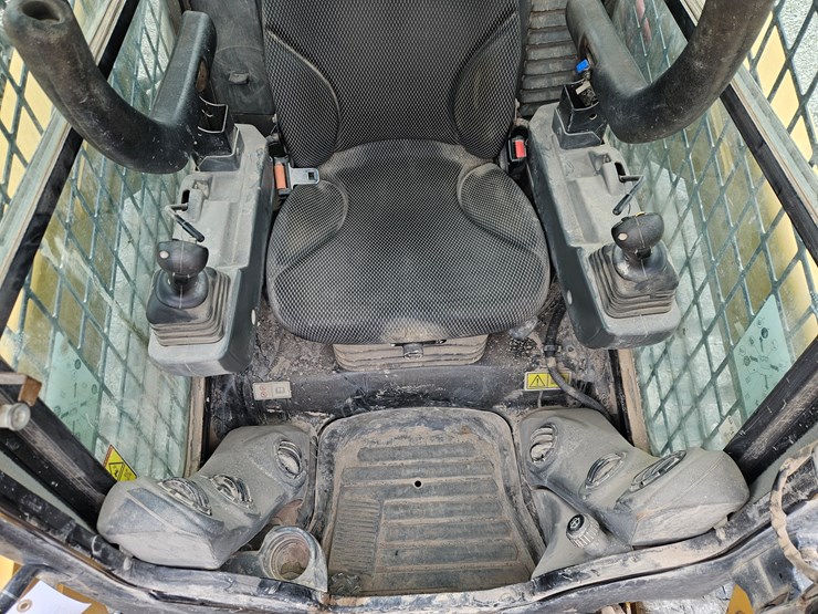 2019-caterpillar-259d3-image-9