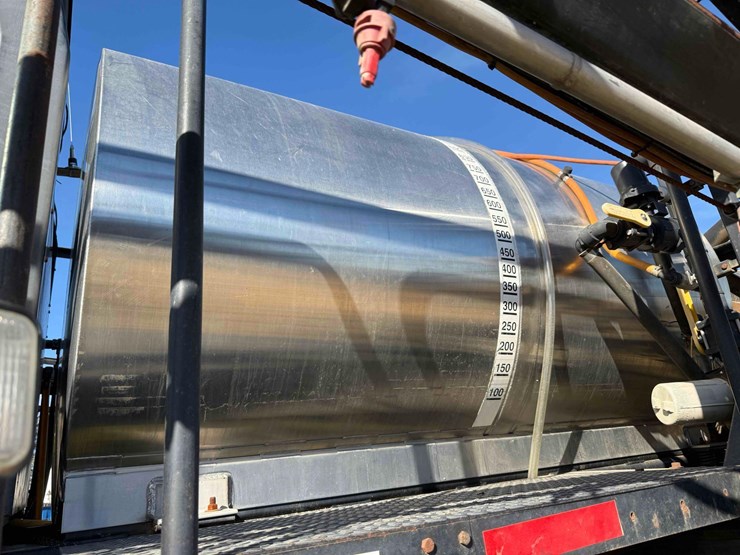 willmar-8400-sprayer-image-33