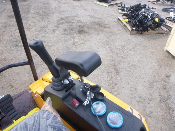 2025-vicsec-vc15p-hydraulic-excavator-image-23